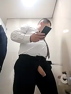BigCristh79 online show from October 2025 01:01:01 PM