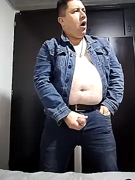 BigCristh79 online show from April 2026 01:57:01 PM