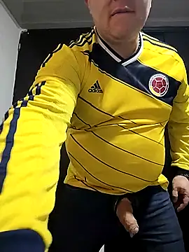 BigCristh79 online show from March 2026 07:12:02 PM