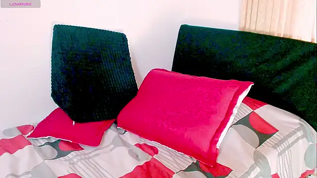 Kendraline1 online show from April 2026 05:03:01 PM