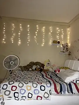 effie castroo online show from October 2025 01:42:02 AM