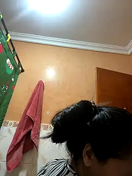 effie castroo online show from October 2025 03:40:02 AM