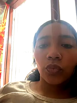 effie castroo online show from October 2025 05:01:01 PM