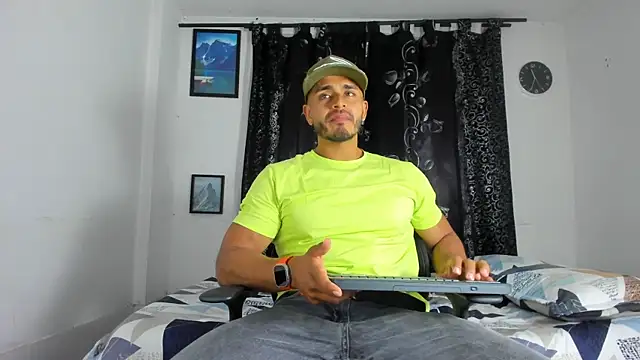 magnusclark online show from November 2025 01:59:02 AM