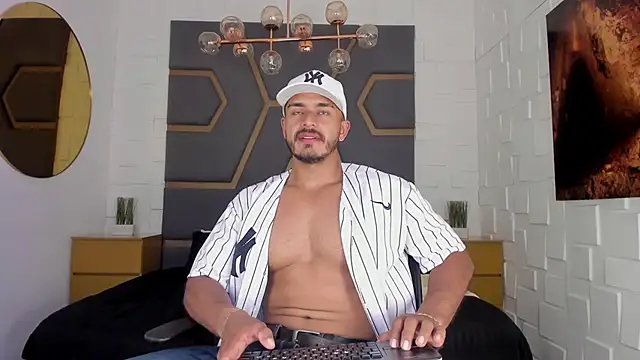 magnusclark online show from September 2025 06:45:02 PM