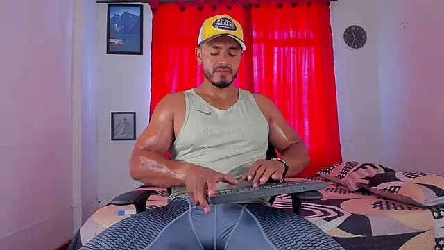 magnusclark online show from December 2025 06:01:02 PM