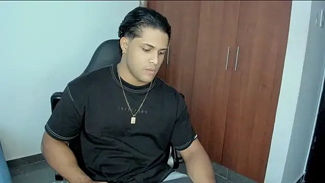 Evansdark1 online show from April 2026 10:33:02 PM