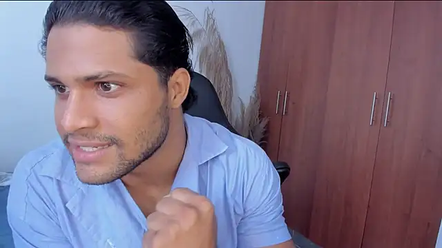 Evansdark1 online show from April 2026 09:32:02 PM