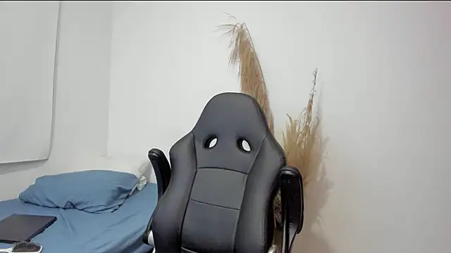 Evansdark1 online show from March 2026 11:28:02 PM