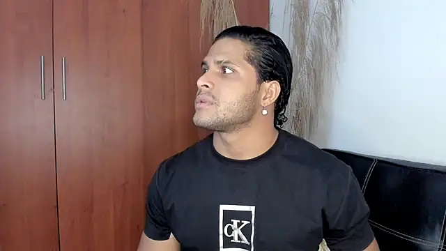 Evansdark1 online show from November 2025 10:32:01 PM