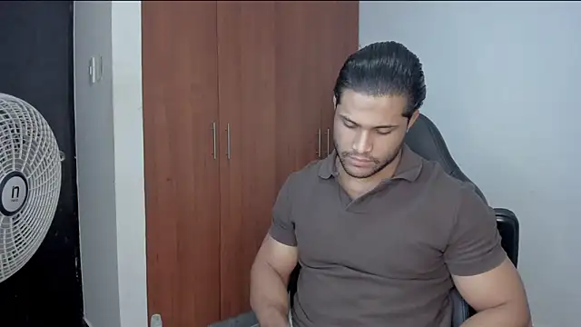 Evansdark1 online show from May 2026 12:25:02 AM