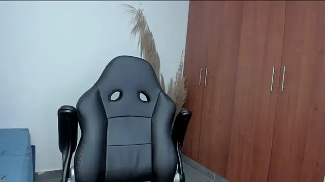 Evansdark1 online show from April 2026 11:45:01 PM