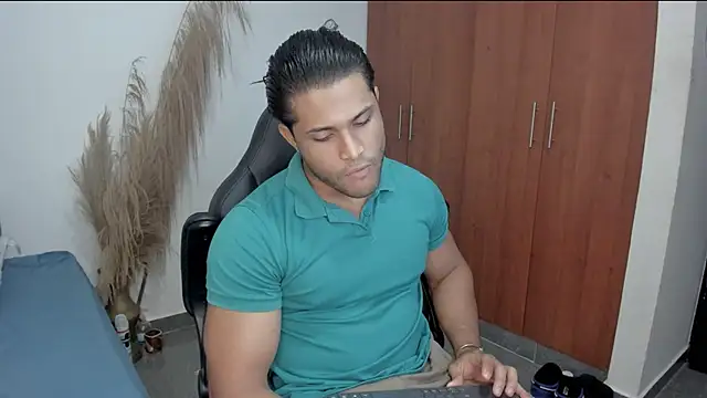 Evansdark1 online show from May 2026 12:05:02 AM
