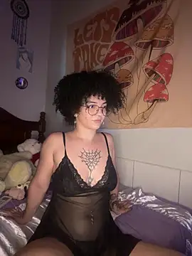 Snapshot of CamillyBlum chatting on March 2026 02:04:01 AM CamillyBlum online show from March 2026 02:04:01 AM