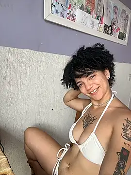 CamillyBlum online show from October 2025 01:32:02 PM