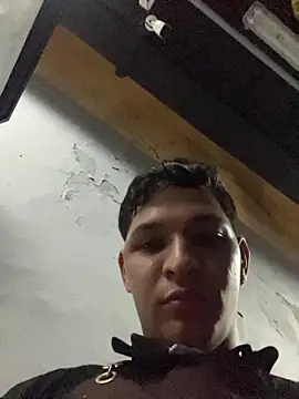 Snapshot of RobinLenoxx chatting on October 2025 02:10:01 AM RobinLenoxx online show from October 2025 02:10:01 AM