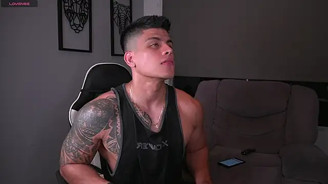 Snapshot of tyler_muscle1 chatting on October 2025 12:22:02 AM tyler muscle1 online show from October 2025 12:22:02 AM