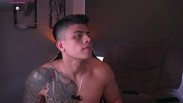 tyler muscle1 online show from October 2025 03:44:02 PM