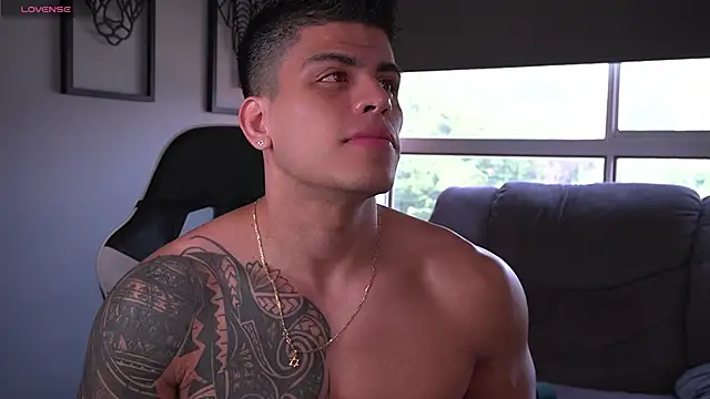 Snapshot of tyler_muscle1 chatting on September 2025 01:16:01 PM tyler muscle1 online show from September 2025 01:16:01 PM
