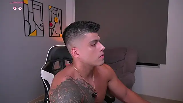 tyler muscle1 online show from April 2026 02:02:01 AM