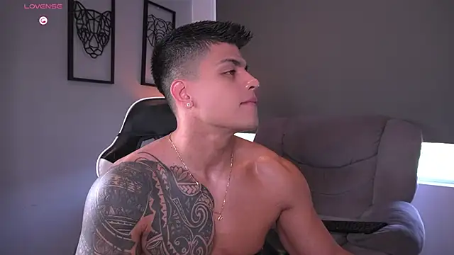 tyler muscle1 online show from November 2025 04:46:01 PM