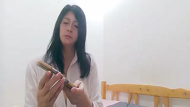 yueeraijj88 online show from October 2025 03:37:01 AM