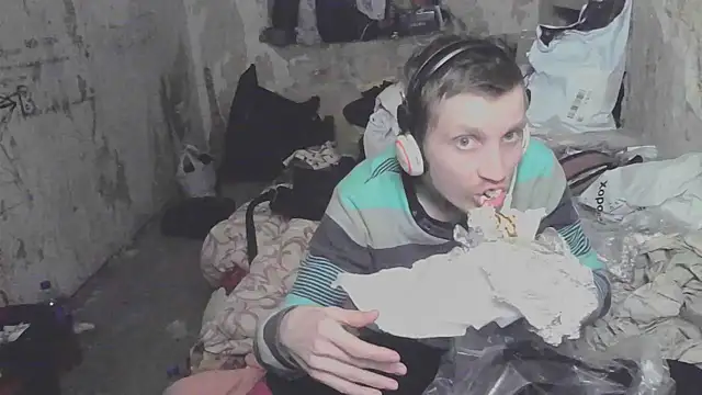 Snapshot of makarov1993 chatting on November 2025 03:06:02 PM makarov1993 online show from November 2025 03:06:02 PM