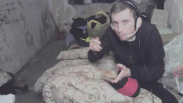 Snapshot of makarov1993 chatting on November 2025 10:24:01 PM makarov1993 online show from November 2025 10:24:01 PM