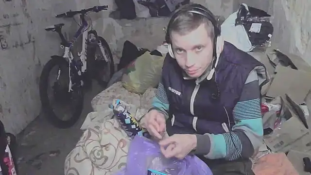 Snapshot of makarov1993 chatting on October 2025 09:25:02 PM makarov1993 online show from October 2025 09:25:02 PM