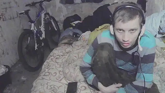 Snapshot of makarov1993 chatting on October 2025 10:00:01 PM makarov1993 online show from October 2025 10:00:01 PM