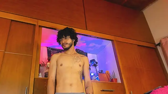 emmmalym online show from September 2025 01:41:02 AM