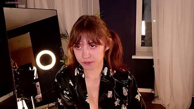 Snapshot of chloe_dreammm chatting on November 2025 05:14:02 AM chloe dreammm online show from November 2025 05:14:02 AM