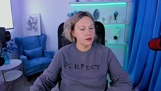 NinaStarle online show from September 2025 04:29:01 AM