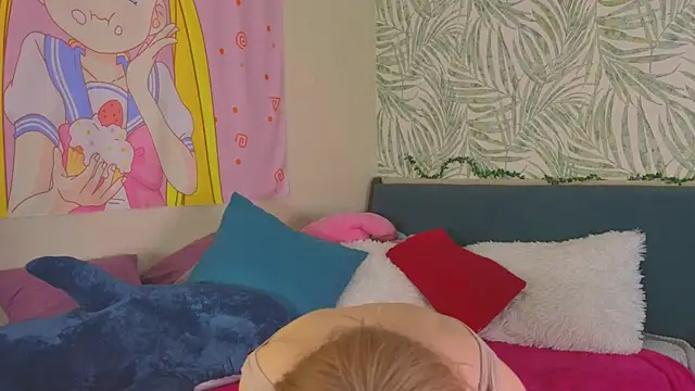 Snapshot of Alice_Pops chatting on October 2025 06:29:02 AM Alice Pops online show from October 2025 06:29:02 AM