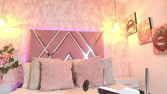 Aliice1  online show from November 2025 09:30:02 PM