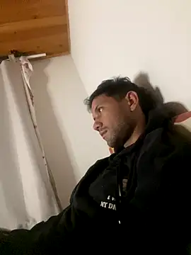 Michaell Spinelly online show from November 2025 01:06:01 AM