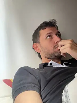 Michaell Spinelly online show from October 2025 02:39:02 PM