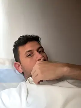 Michaell Spinelly online show from November 2025 07:47:01 PM