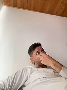 Michaell Spinelly online show from December 2025 04:54:02 PM