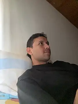 Michaell Spinelly online show from November 2025 08:01:02 PM