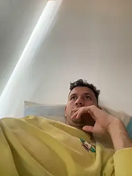 Michaell Spinelly online show from November 2025 04:43:02 PM