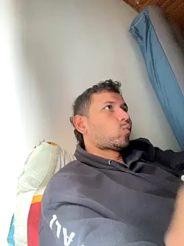 Michaell Spinelly online show from October 2025 02:28:02 PM