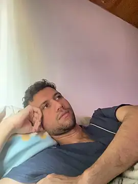 Michaell Spinelly online show from November 2025 07:29:02 PM