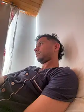 Michaell Spinelly online show from December 2025 03:47:01 PM