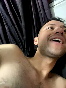 Michaell Spinelly online show from November 2025 09:08:01 PM