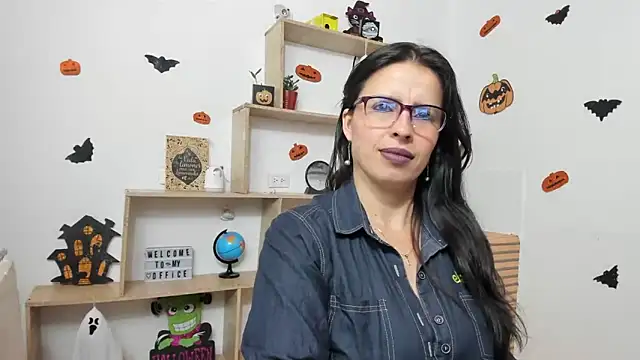 katherine blair online show from October 2025 01:10:02 PM