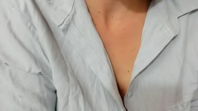 Snapshot of katherine_blair chatting on March 2026 01:34:02 PM katherine blair online show from March 2026 01:34:02 PM