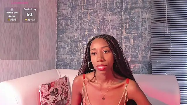 NathalyLeen online show from December 2025 08:30:01 PM