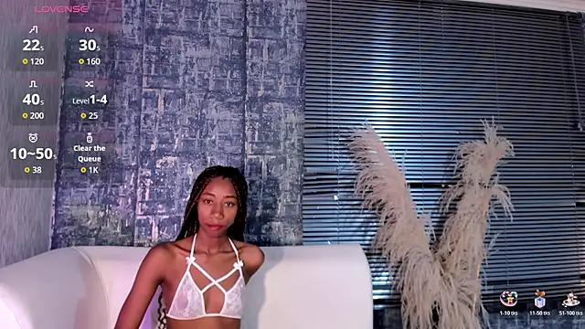 NathalyLeen online show from April 2026 08:28:01 PM