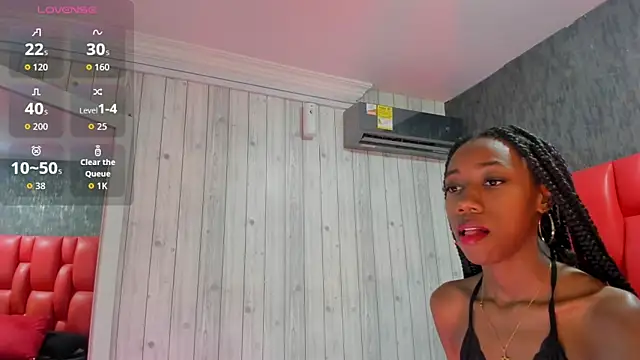 NathalyLeen online show from November 2025 10:46:01 PM